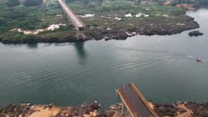 ambruknya-jembatan-di-brasil-tumpahkan-ribuan-liter-bahan-kimia-ke-sungai-tocantins