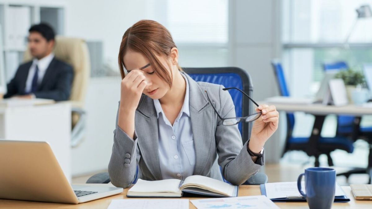 Rahasia Tetap Sehat Mental Meski Tekanan Kerja Menghimpit